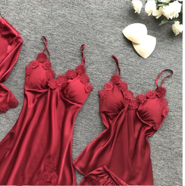 ملابس نوم مجموعة متكاملة