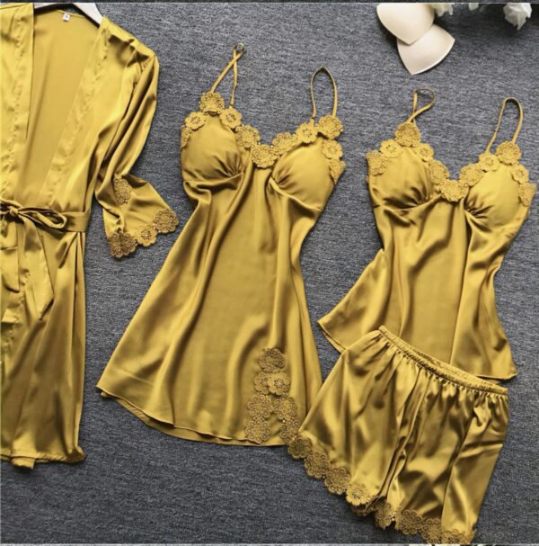 ملابس نوم مجموعة متكاملة